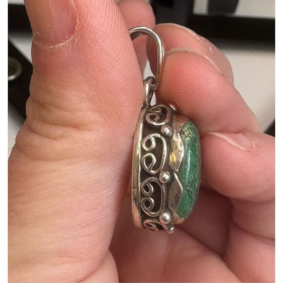 Vintage sterling silver turquoise handmade pendant. - Picture 7 of 9